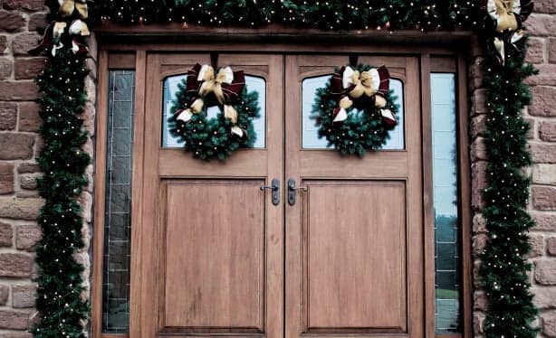 The Christmas Decorators